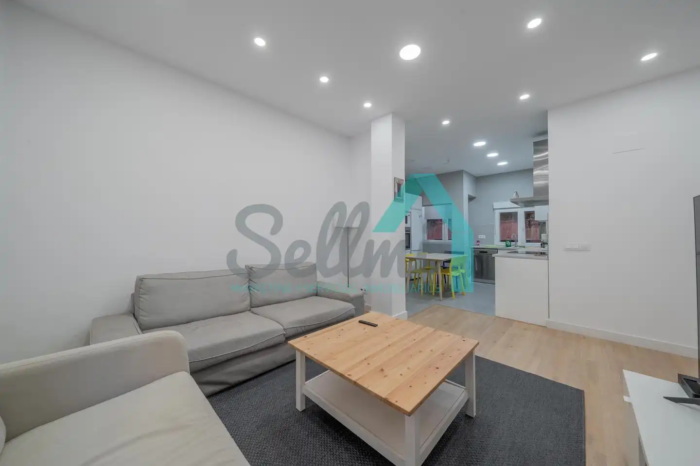 Sala d'estar de Planta baixa en venda en Oviedo  amb Calefacció