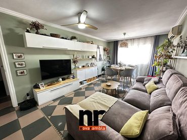 Flat with balcony for sale in Centre