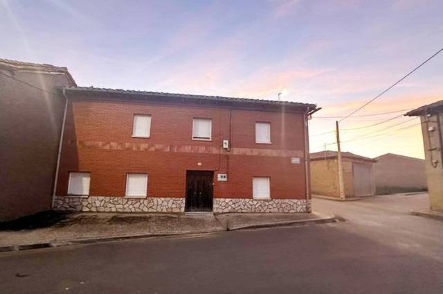 Casa-chalet en Venta en Corbillos de los Oteros