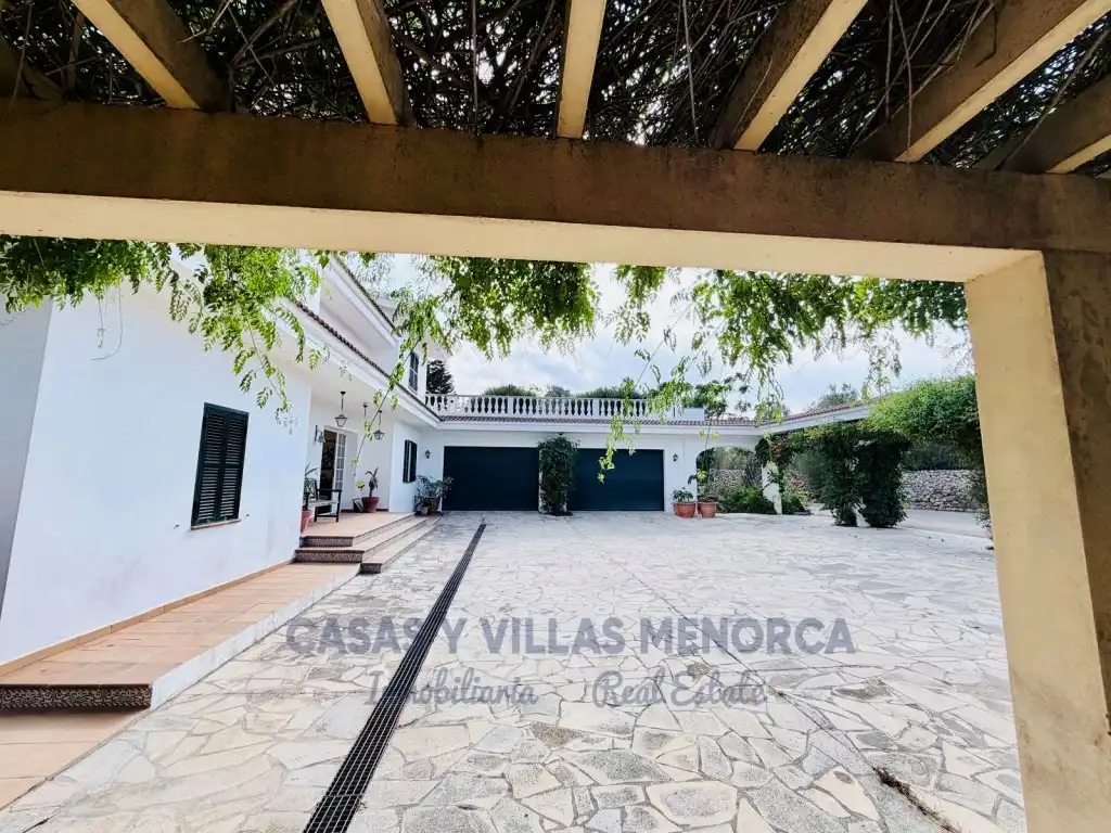 Vista exterior de Finca rústica en venda en Sant Lluís