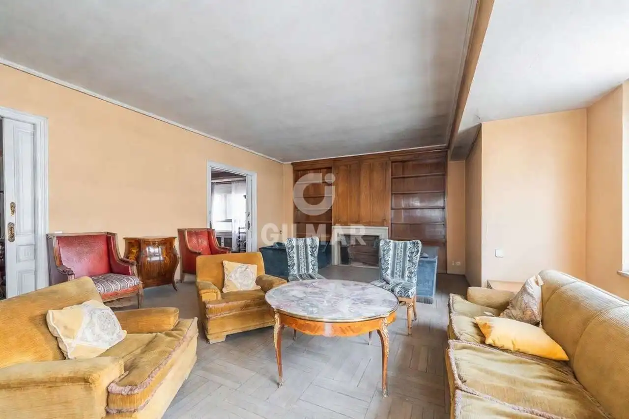 Sala d'estar de Pis en venda en Madrid amb Calefacció i Balcó