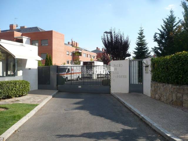 Garaje en Alquiler en de los Parques en Encinar de los Reyes