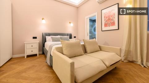 Photo 4 of Study to share in Cortes - Huertas, Madrid