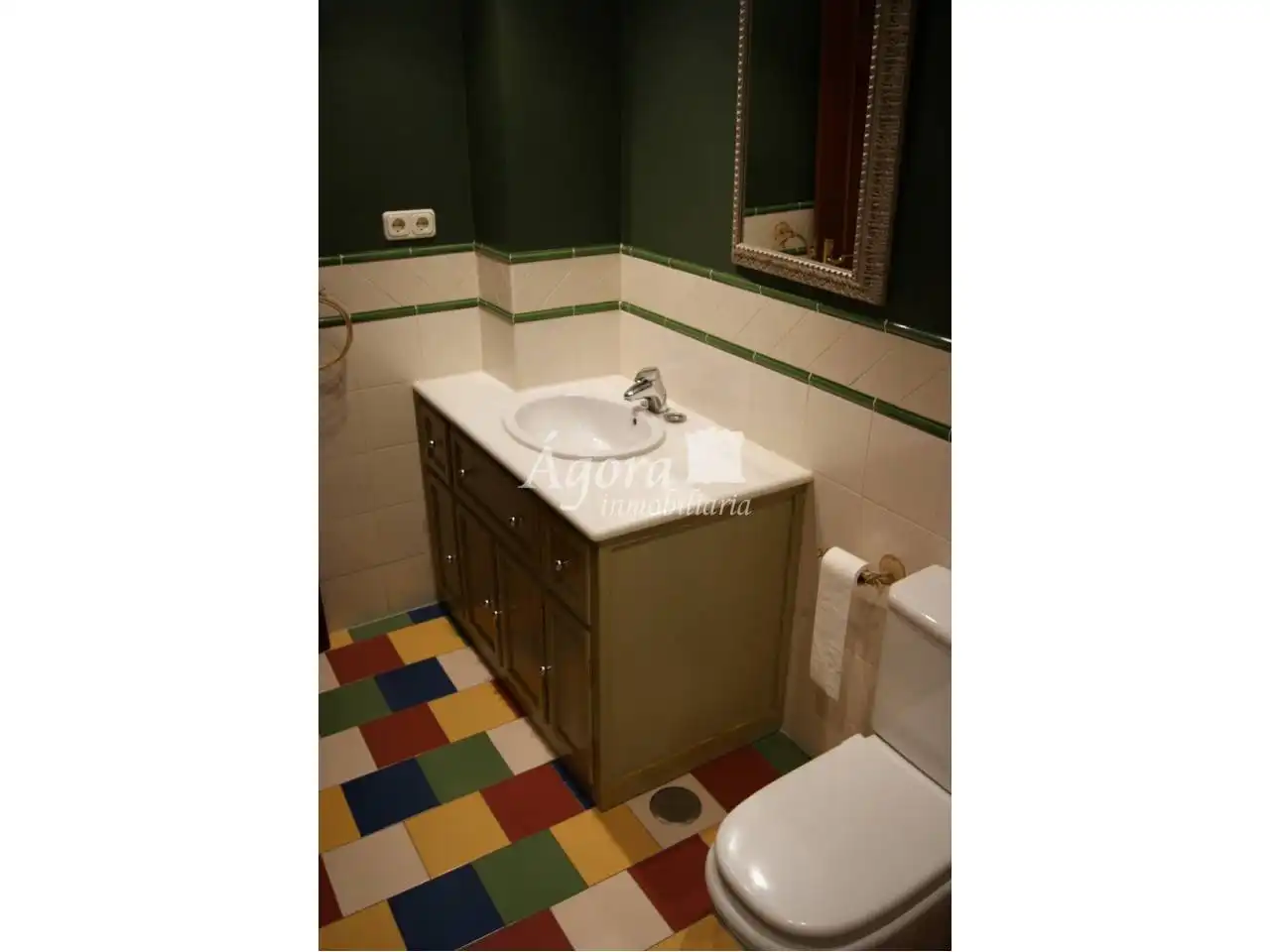 Baño de Dúplex en venta en Valladolid con Calefacción, Parquet y Terraza