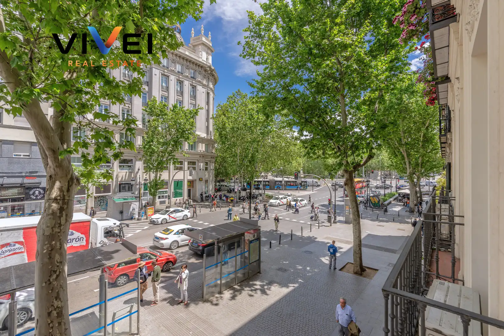 Vista exterior de Piso en venta en Madrid con Calefacción y Balcón