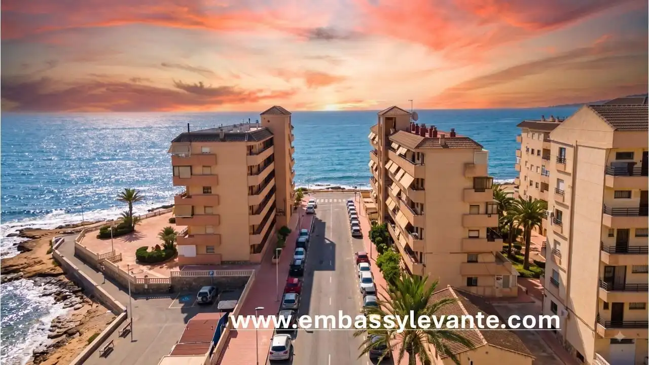 Apartament en venda en Torrevieja amb Terrassa i Moblat