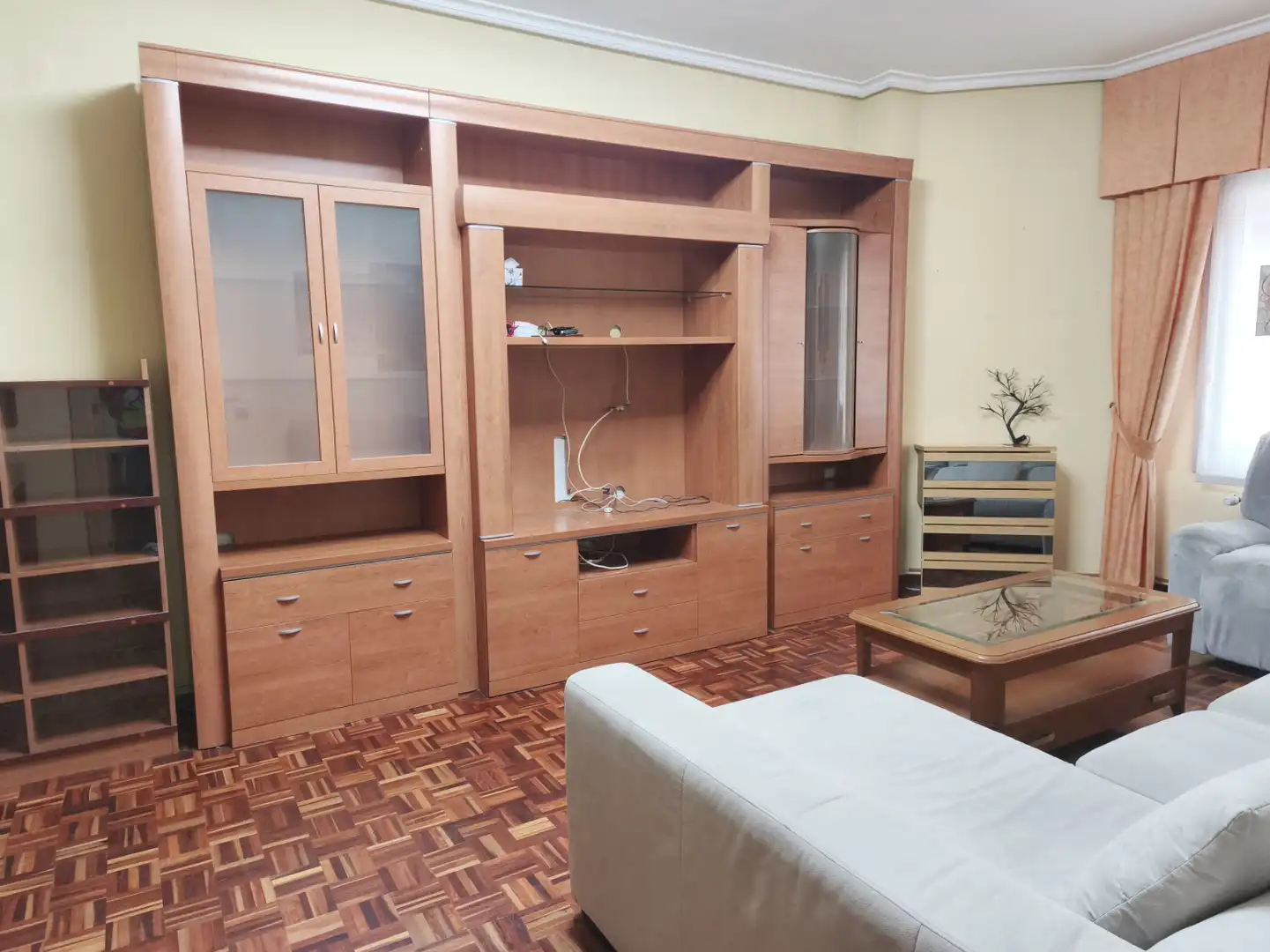 Wohnzimmer von Wohnung zum Verkauf in  Logroño mit Heizung und Parkett