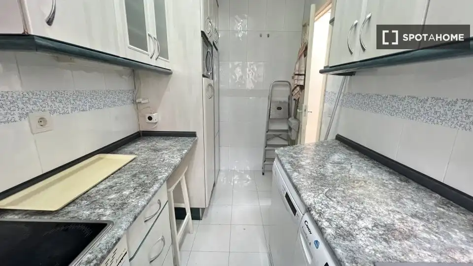 Cocina de Piso de alquiler en Madrid con Aire acondicionado, Calefacción y Amueblado