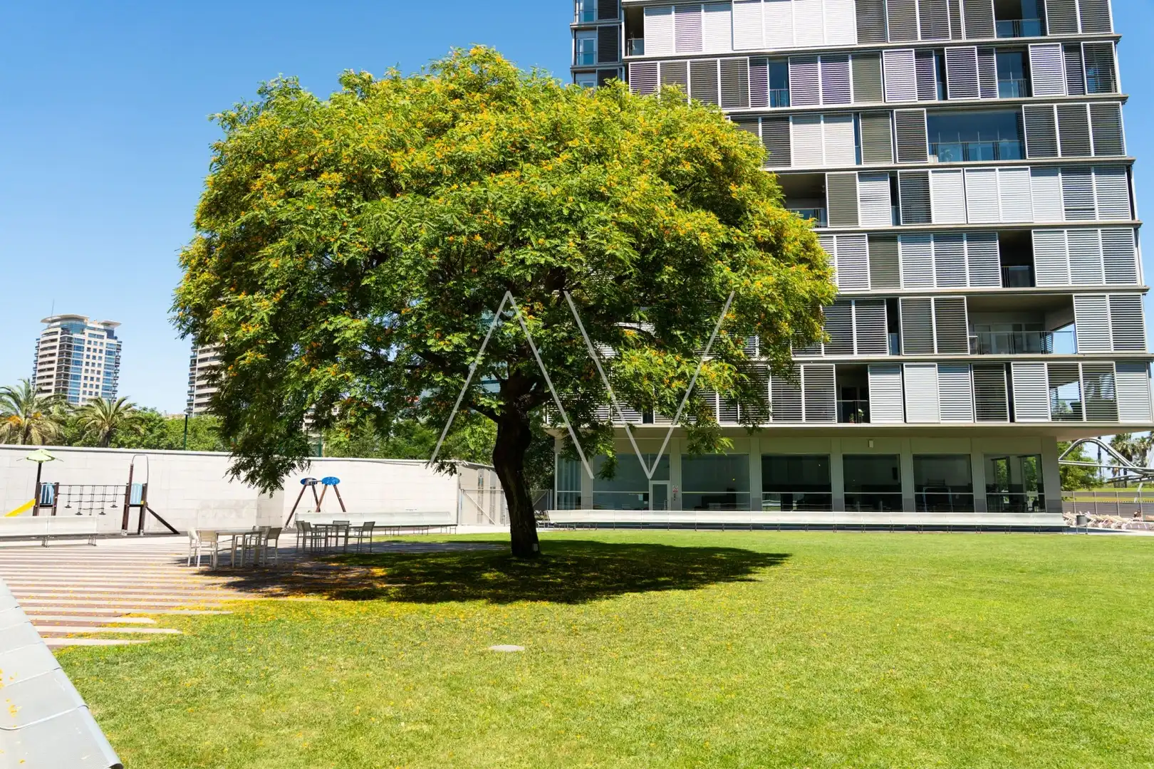 Außenansicht von Wohnung zum Verkauf in Barcelona mit Klimaanlage, Heizung und Terrasse