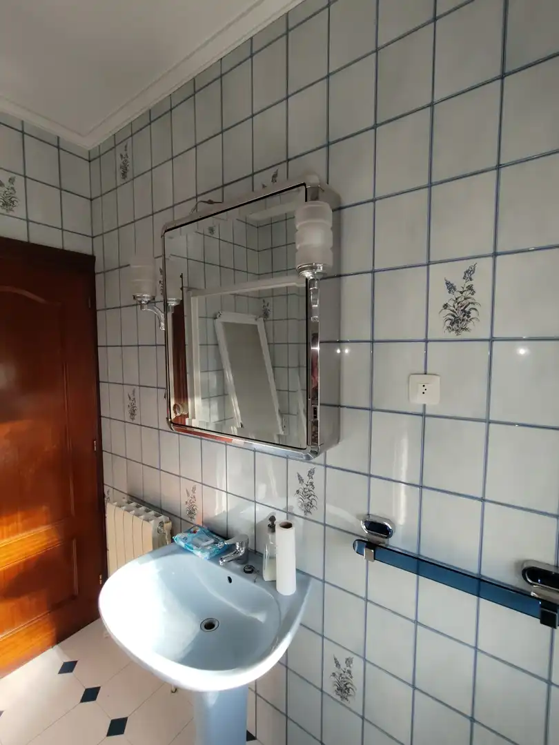 Baño de Casa o chalet en venta en Torrelavega  con Calefacción, Jardín privado y Terraza