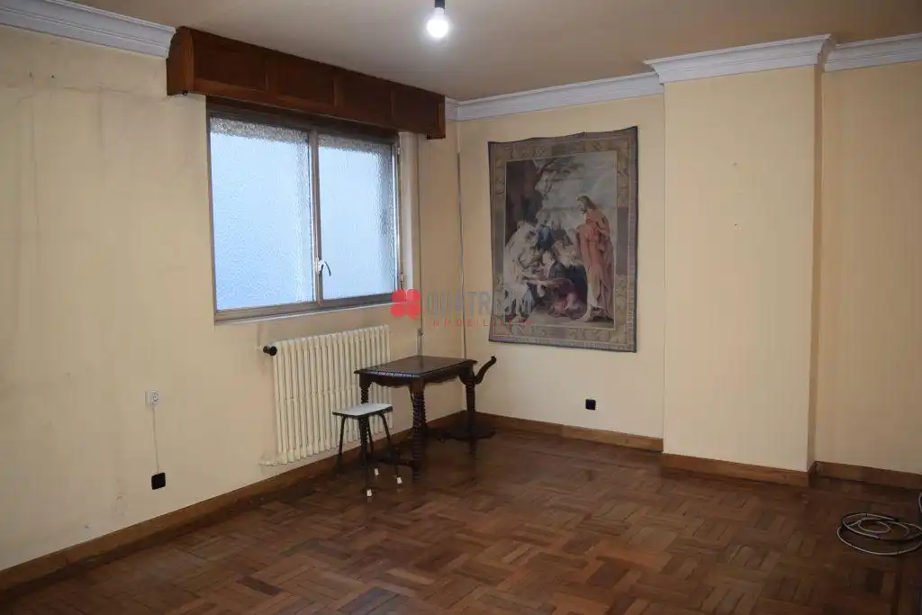Schlafzimmer von Gebäude zum Verkauf in Santiago de Compostela 