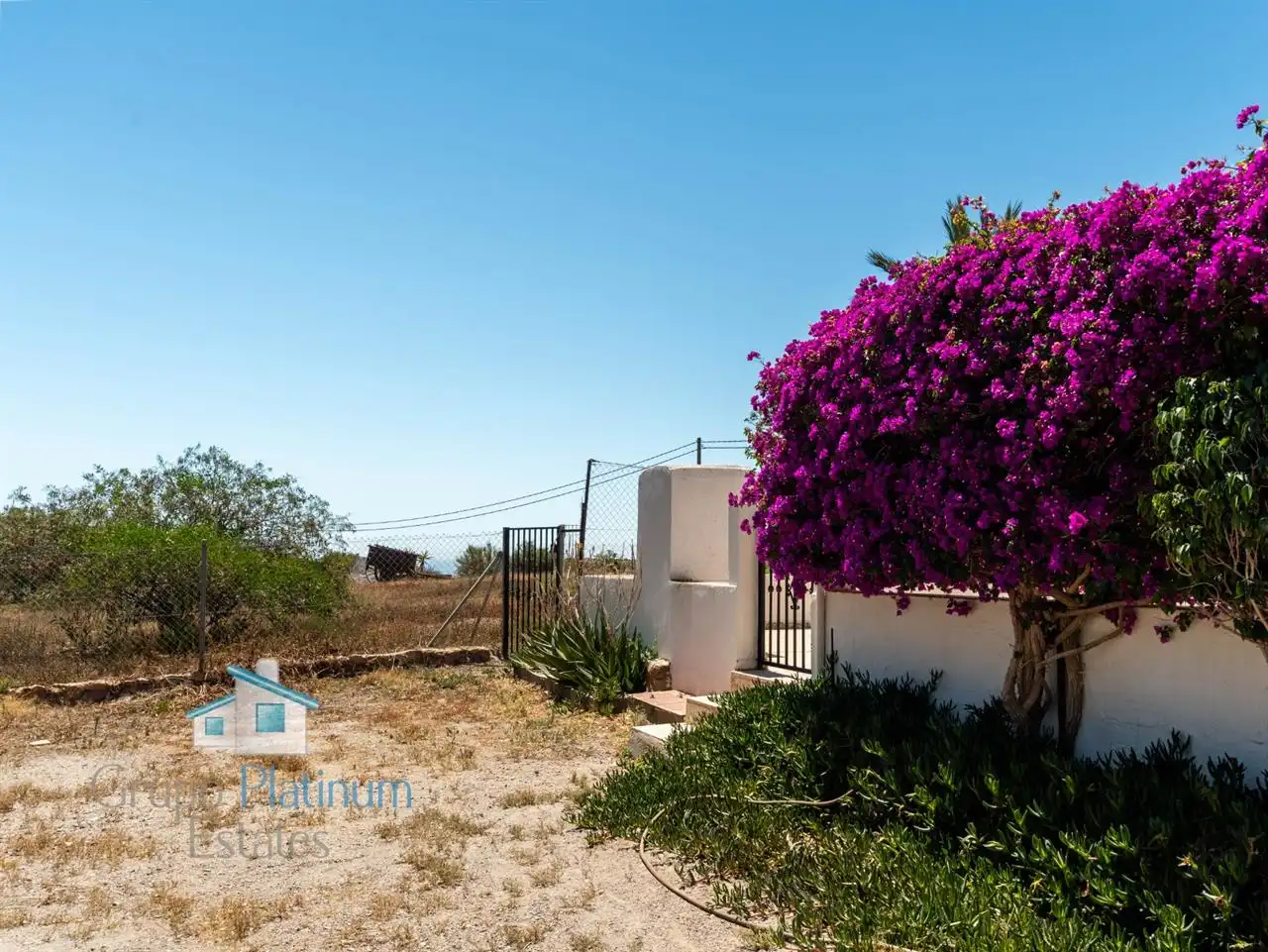 Vista exterior de Casa o xalet en venda en Águilas amb Aire condicionat, Calefacció i Jardí privat