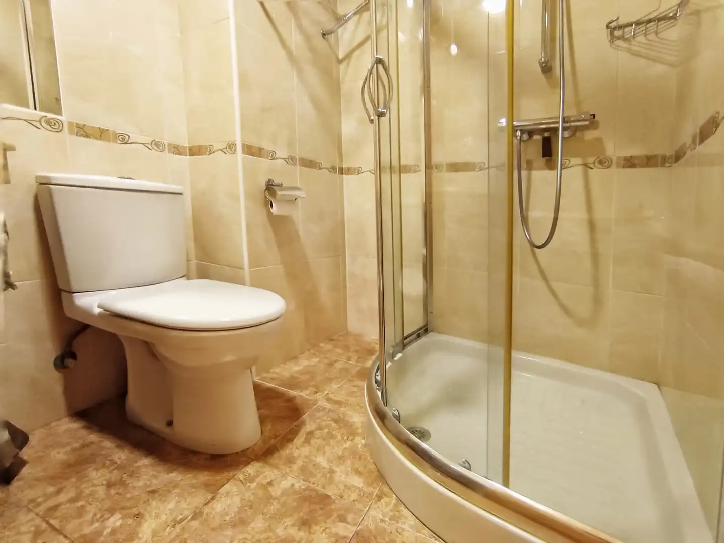 Badezimmer von Wohnung zur Miete in Pontevedra Capital  mit Heizung und Möbliert