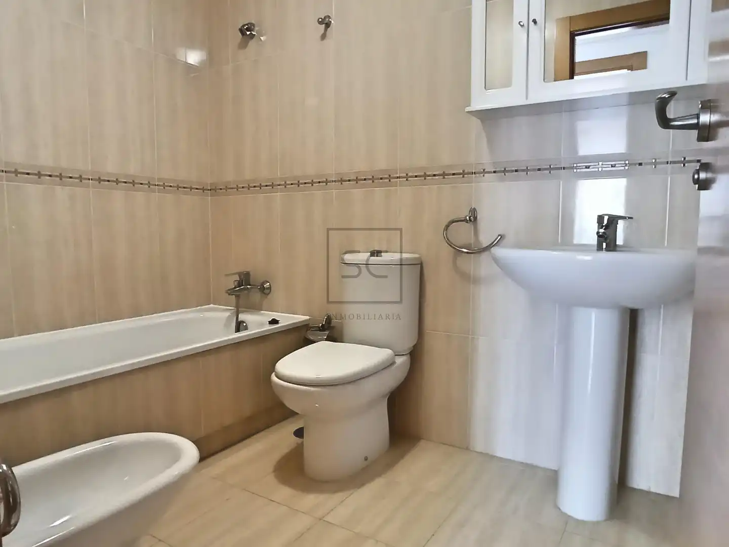 Baño de Piso en venta en Narón con Calefacción y Trastero