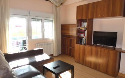 Sala d'estar de Pis en venda en Utebo amb Terrassa i Balcó