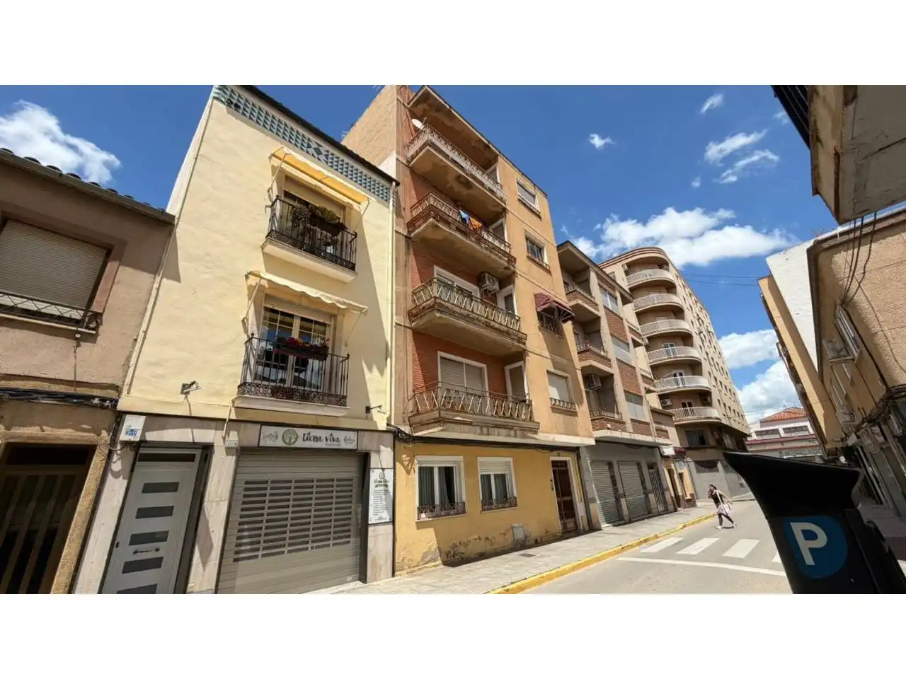 Vista exterior de Pis en venda en Almansa amb Balcó
