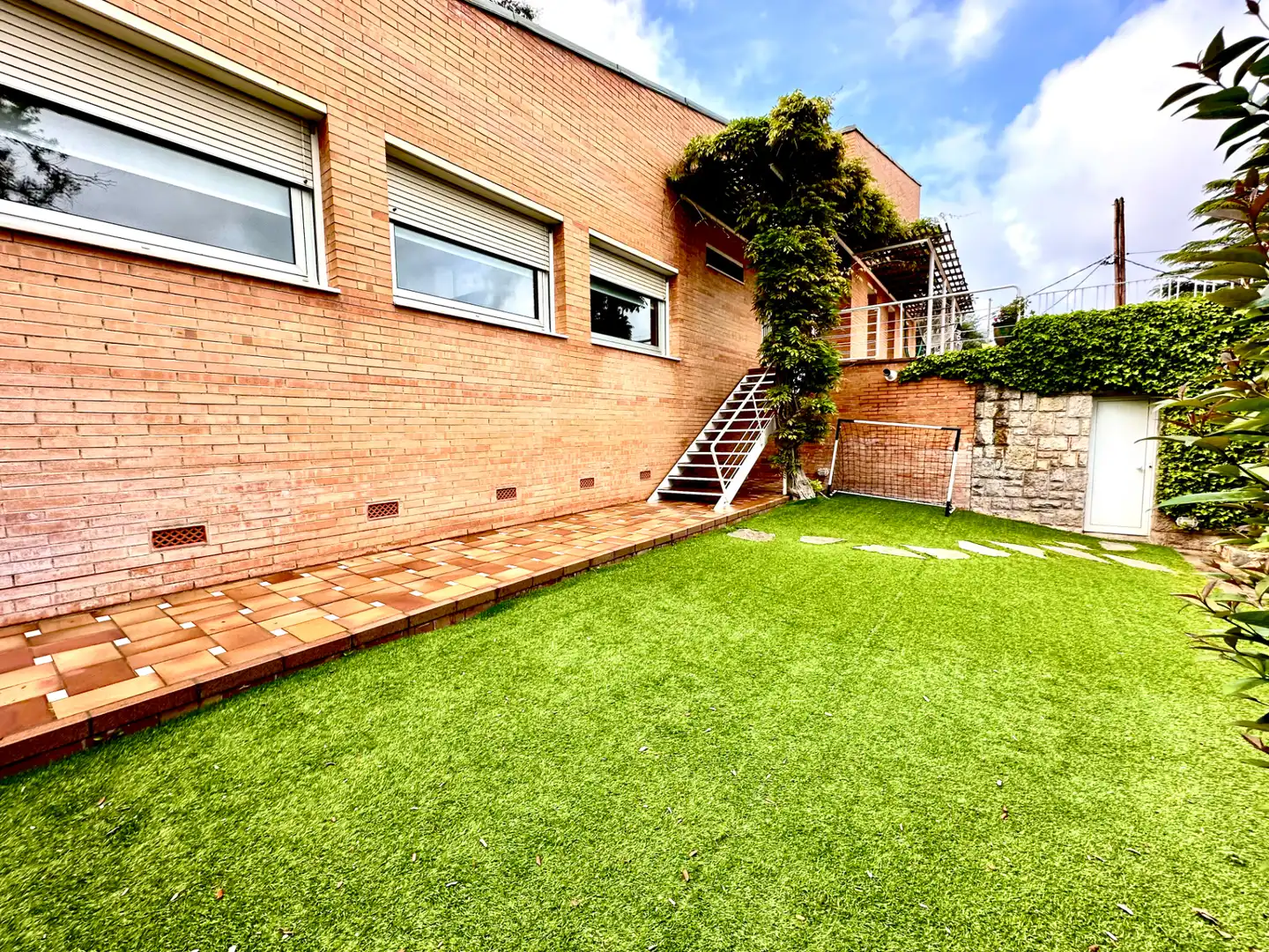 Terrassa de Casa o xalet en venda en Castellar del Vallès amb Calefacció, Jardí privat i Piscina