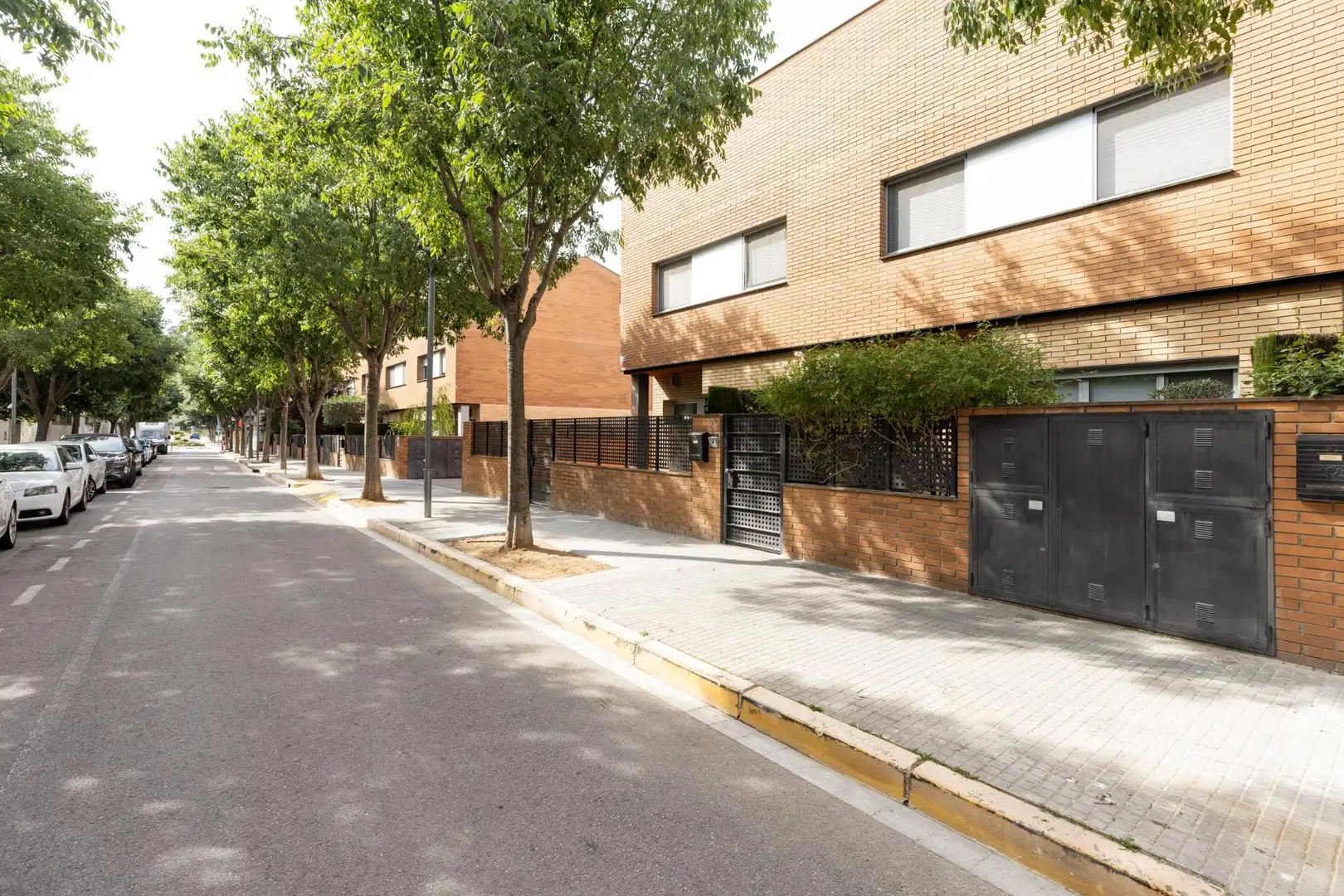 Vista exterior de Casa adosada en venda en Sant Fost de Campsentelles amb Calefacció, Jardí privat i Terrassa