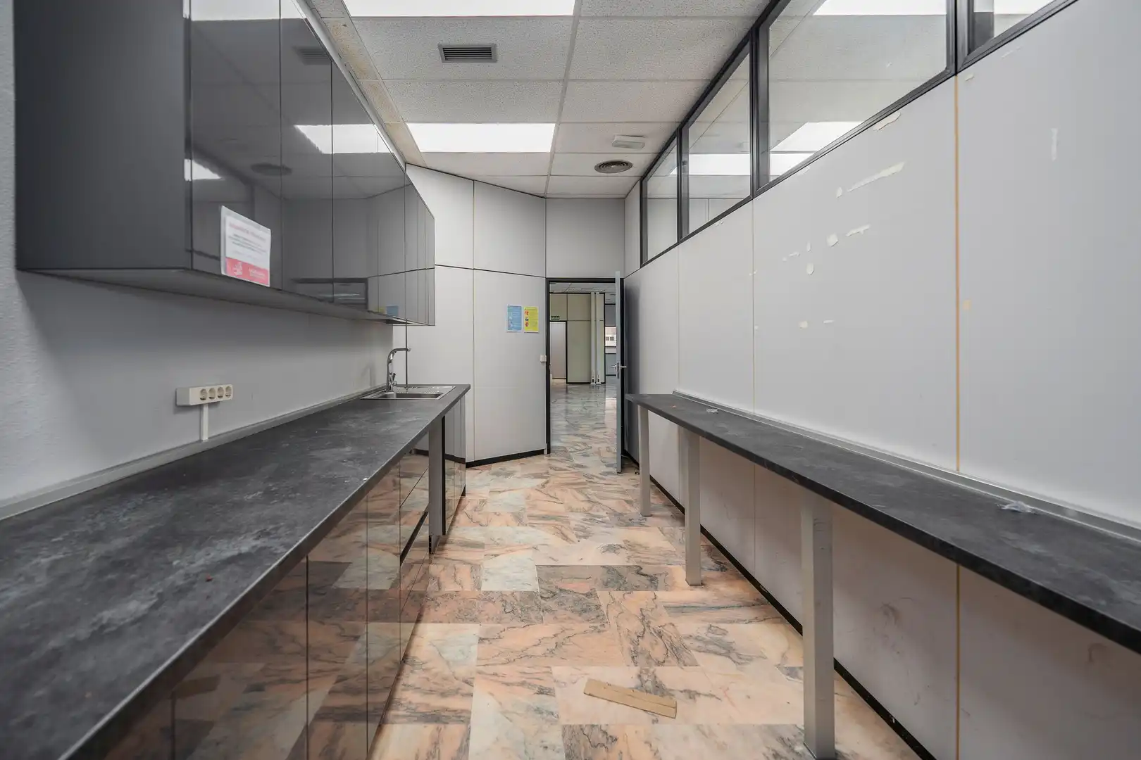 Cocina de Oficina en venta en Madrid con Aire acondicionado y Calefacción