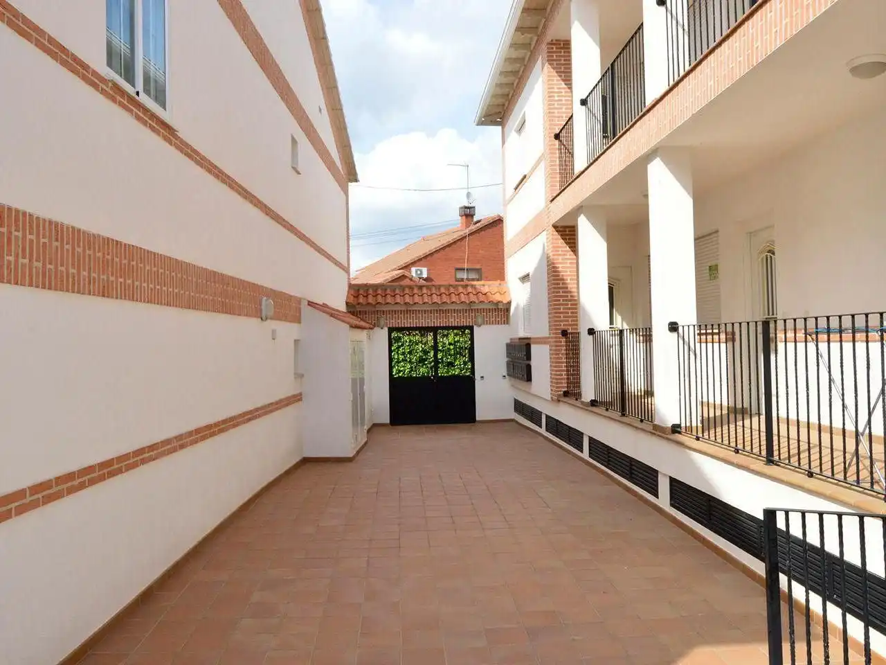 Vista exterior de Garaje en venta en Santorcaz