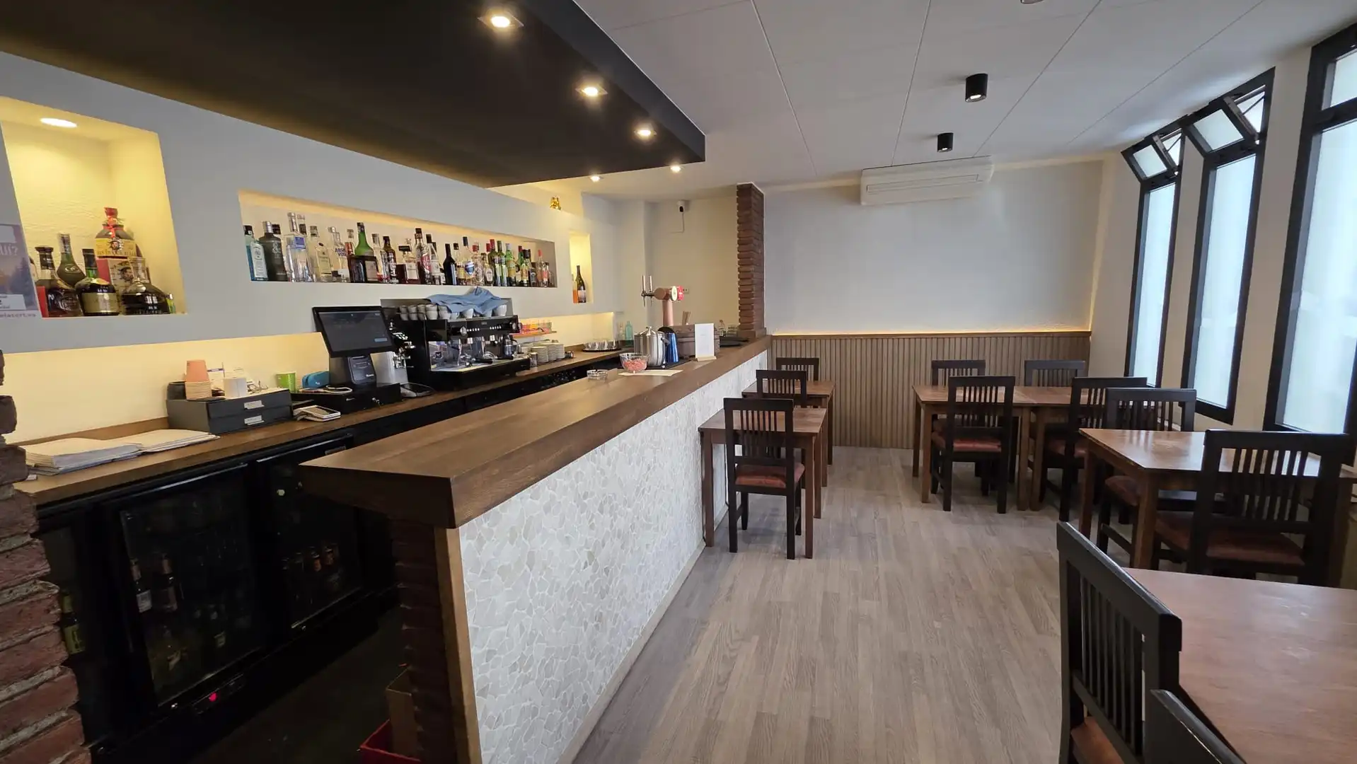 Commercial properties for transfer in Taradell
