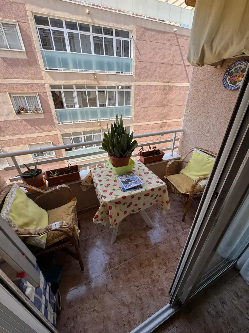 Terraza de Piso en venta en Torrevieja con Aire acondicionado, Amueblado y Horno