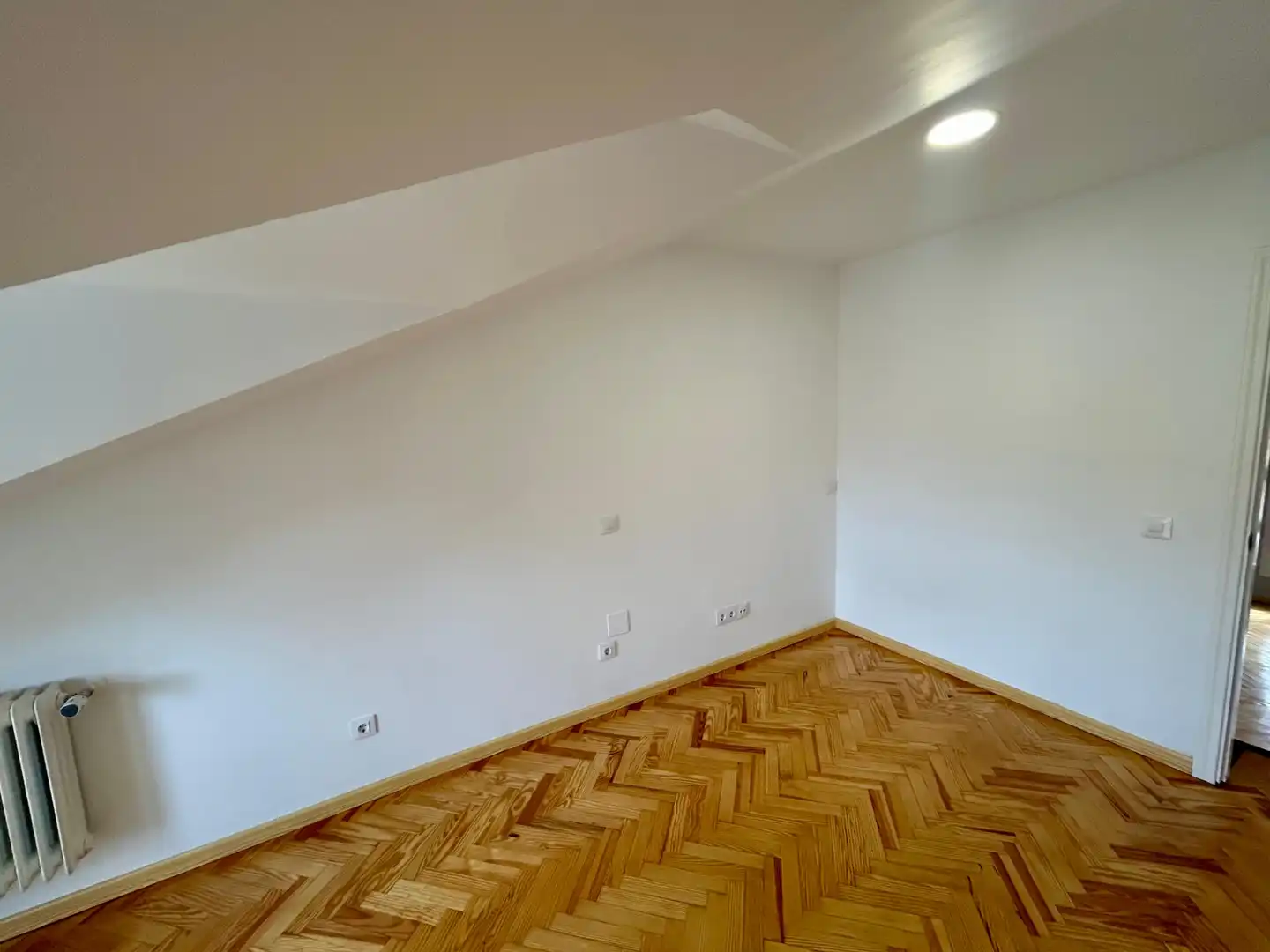 Casa adosada en venda en La Lastrilla  amb Calefacció, Jardí privat i Parquet