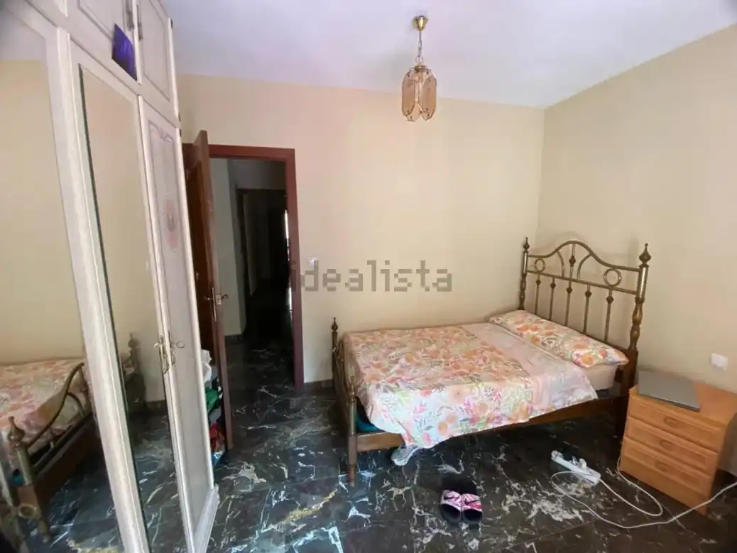 Schlafzimmer von Wohnung zur Miete in Granada mit Heizung, Möbliert und Ofen