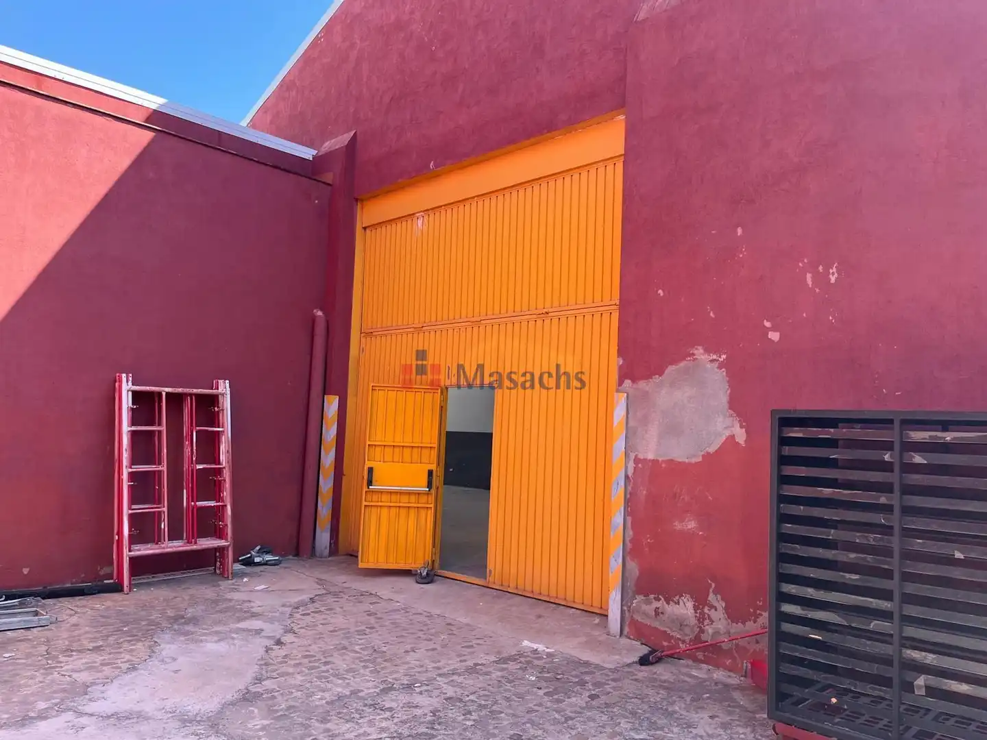 Außenansicht von Fabrikhallen zur Miete in Barberà del Vallès