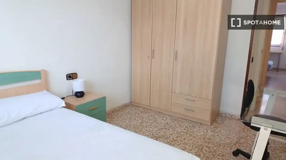 Bedroom of Flat for share in Murcia  with Air Conditioner, Heating and Furnished