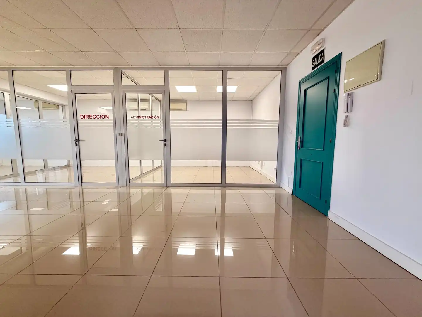 Oficina de alquiler en Igollo