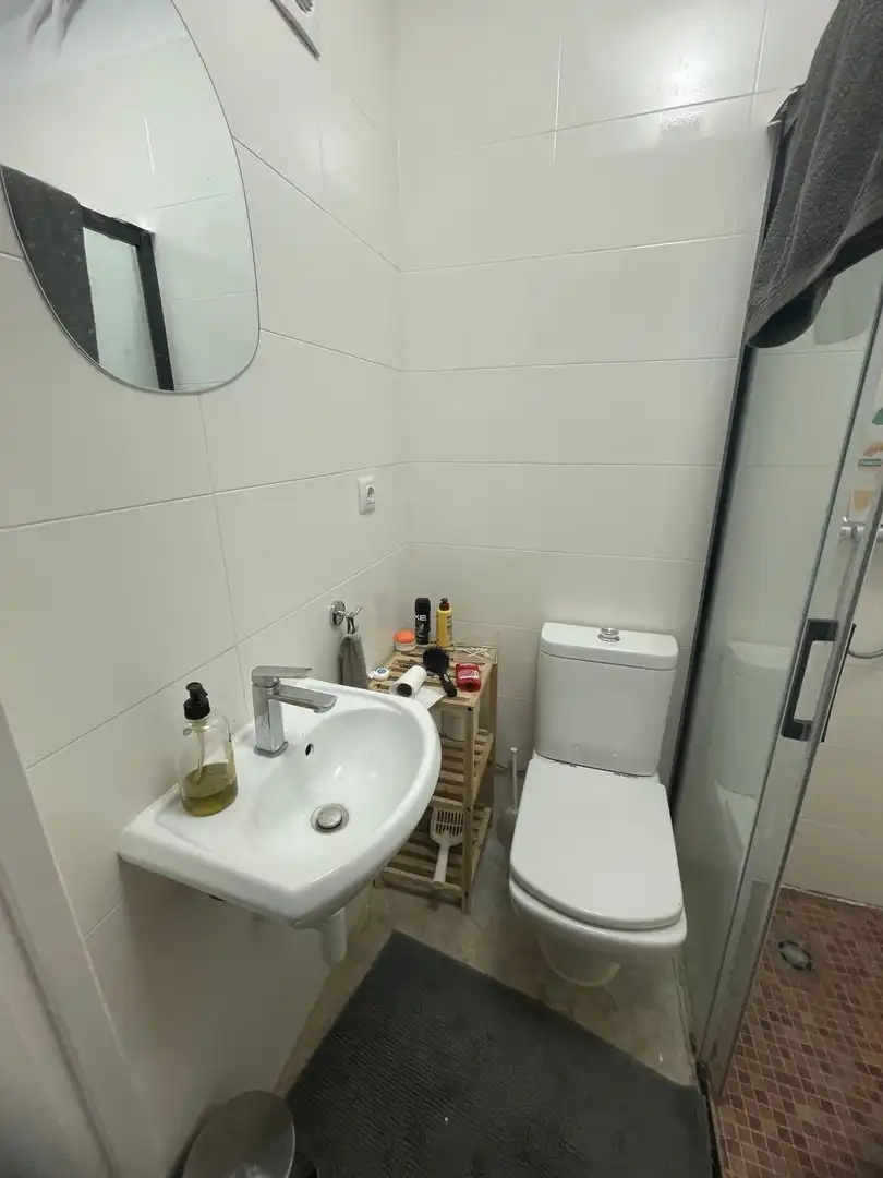 Bany de Dúplex en venda en L'Hospitalet de Llobregat amb Terrassa