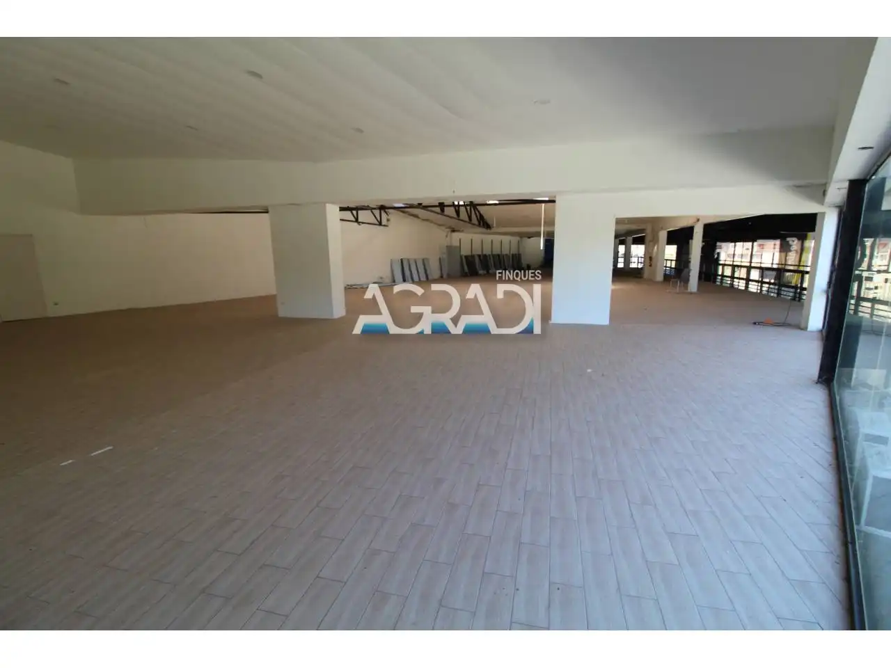Nave industrial de alquiler en Vallirana