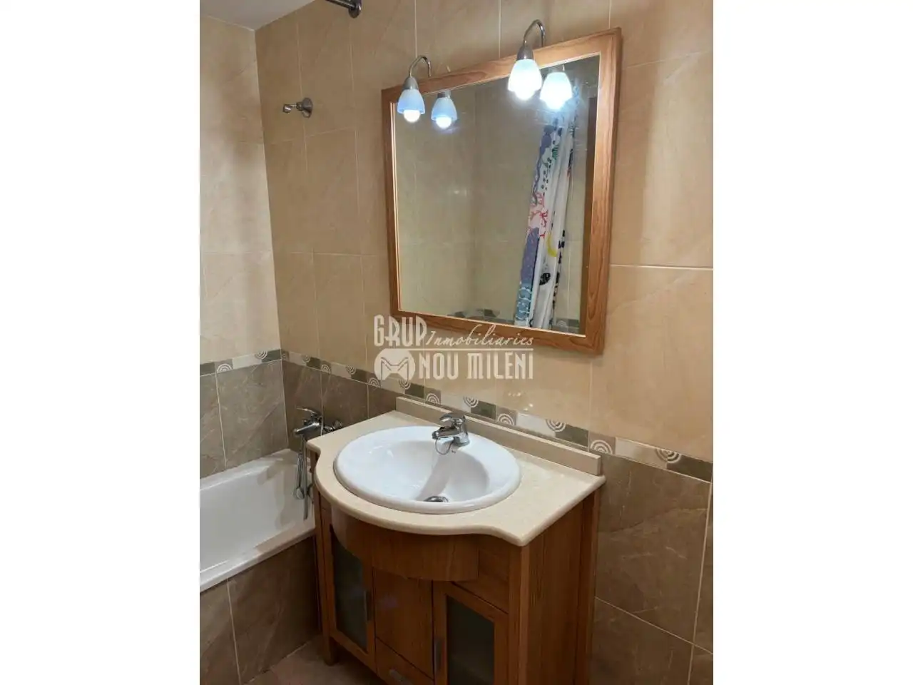 Badezimmer von Wohnung zur Miete in Catarroja mit Klimaanlage, Abstellraum und Balkon