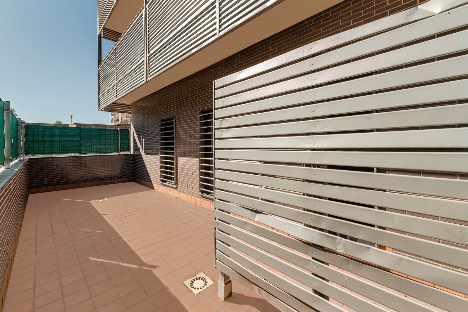 Exterior view of Flat for sale in Tres Cantos  with Parquet flooring, Terrace and Storage room