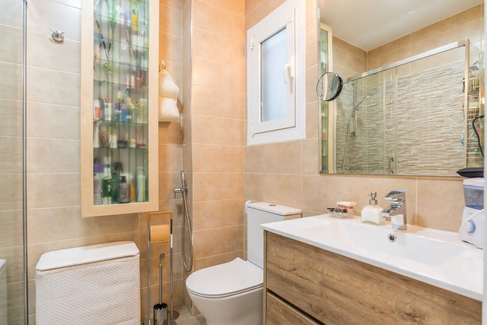 Baño de Piso en venta en Madrid con Aire acondicionado, Calefacción y Piscina comunitaria