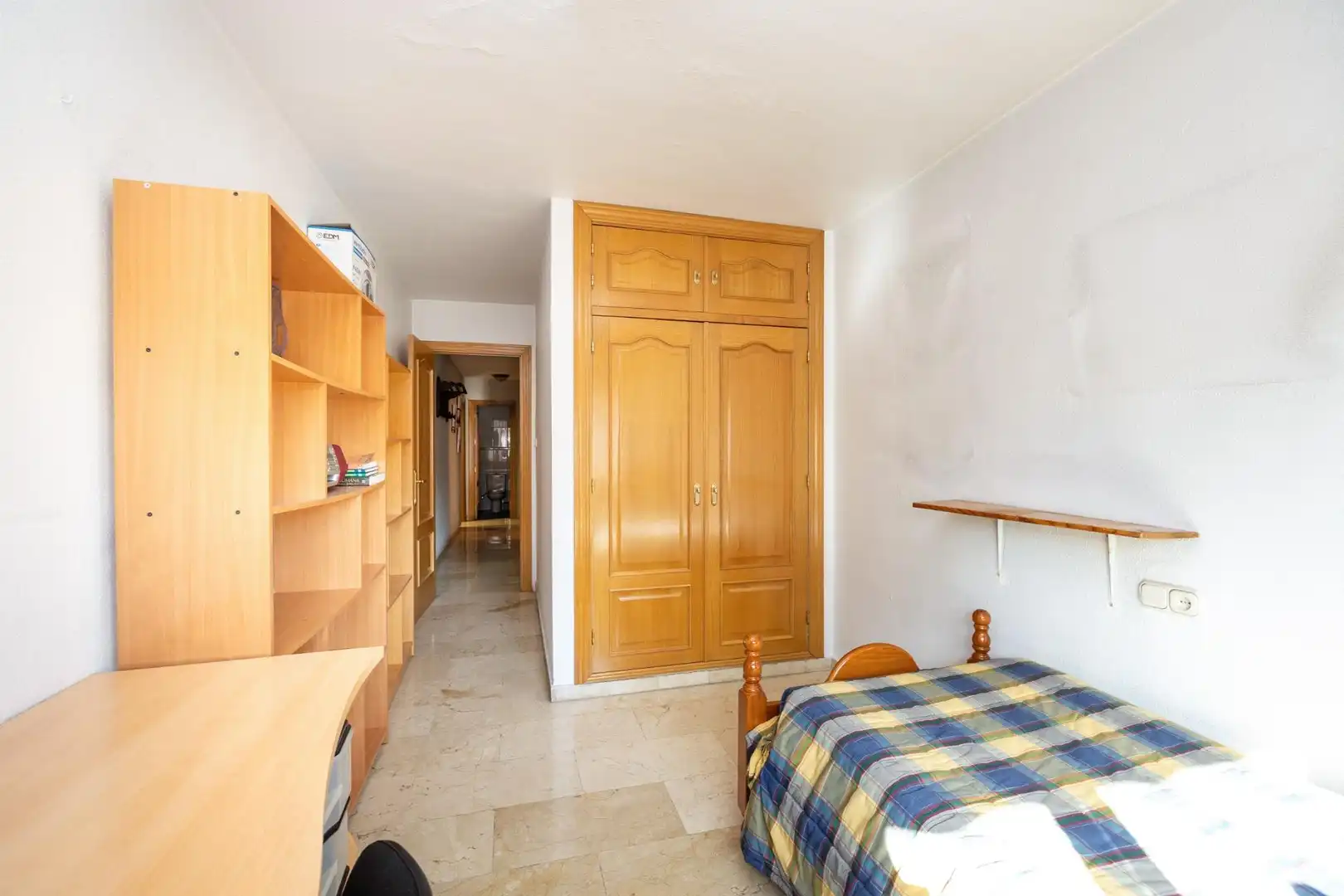 Bedroom of Flat for sale in Granada  with Air Conditioner, Heating and Terrace