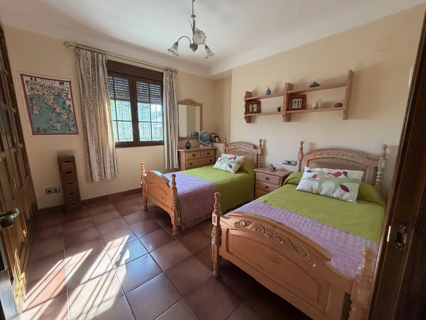 Dormitori de Casa o xalet en venda en Dos Hermanas amb Aire condicionat, Calefacció i Jardí privat