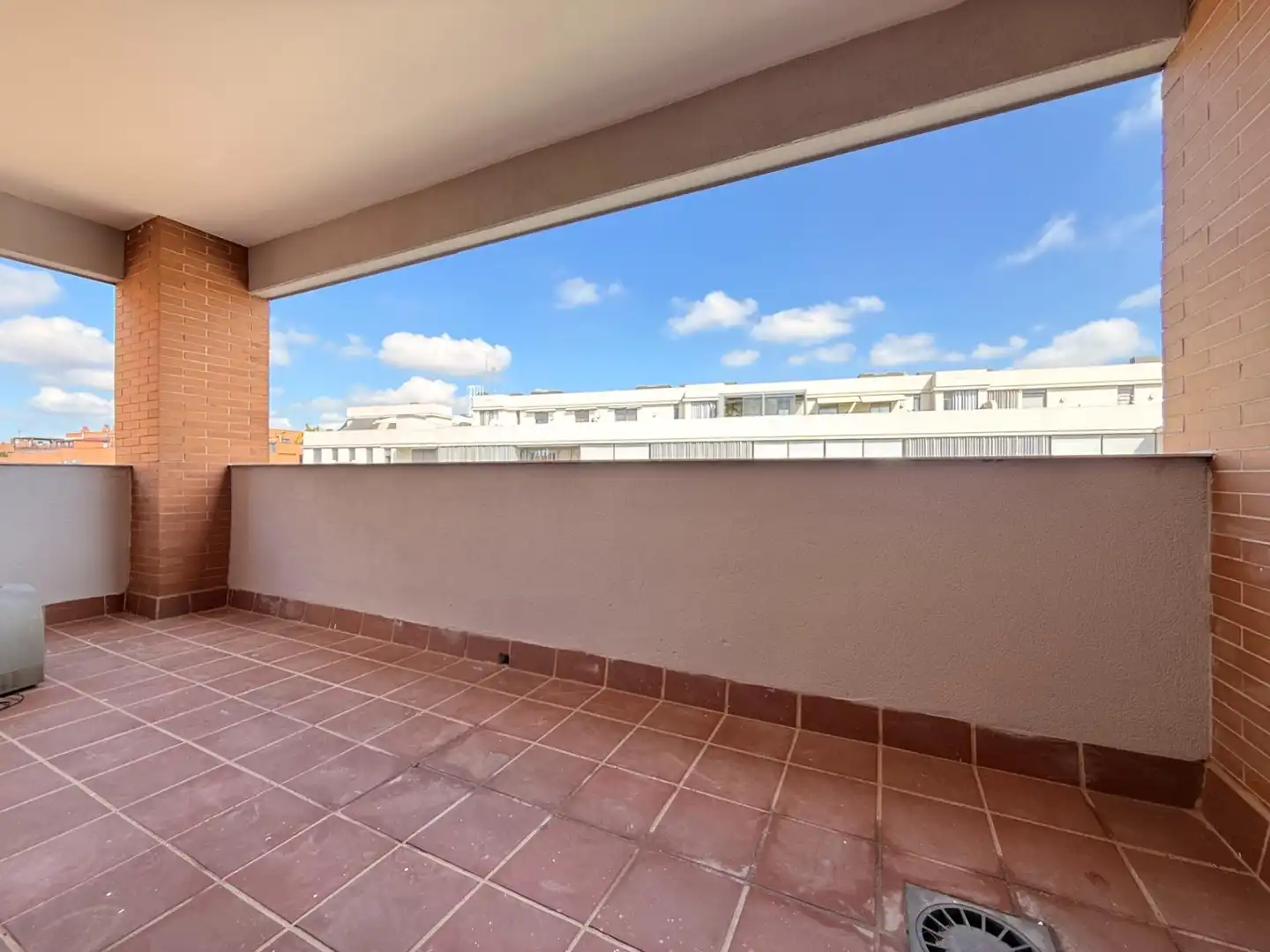 Terraza de Piso en venta en Mairena del Aljarafe con Piscina comunitaria