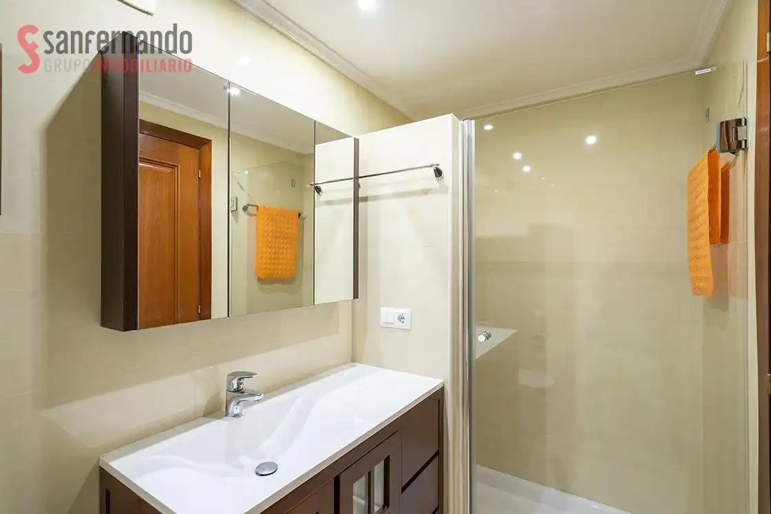 Baño de Piso en venta en Santander con Calefacción y Balcón