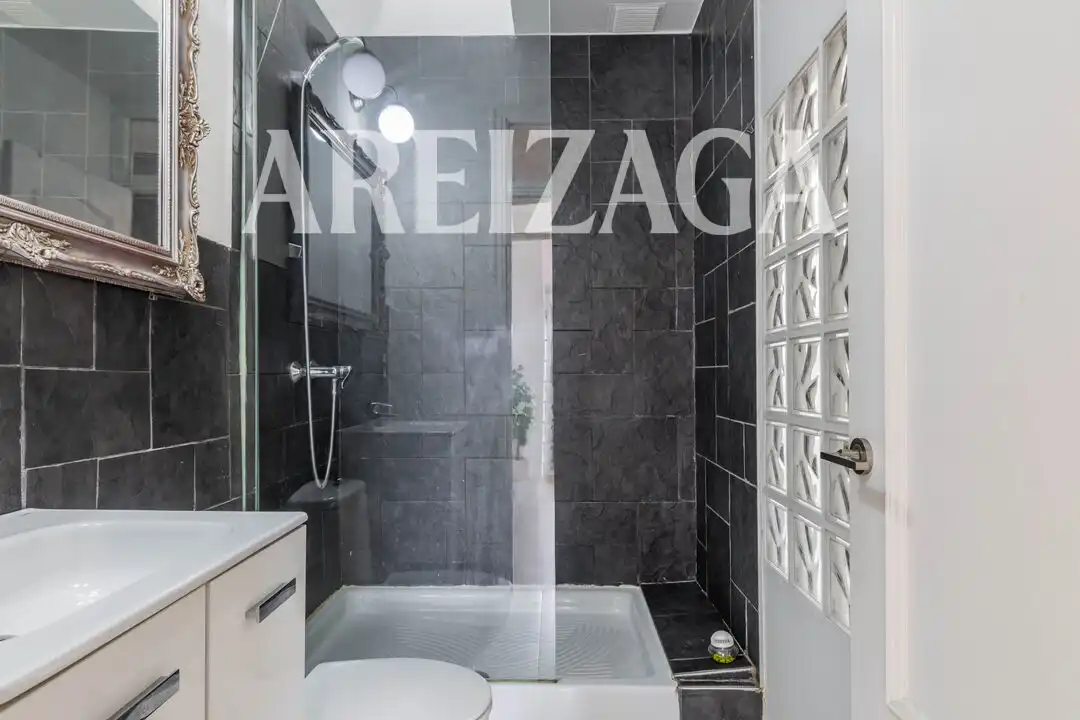 Baño de Ático en venta en Donostia - San Sebastián  con Calefacción y Amueblado
