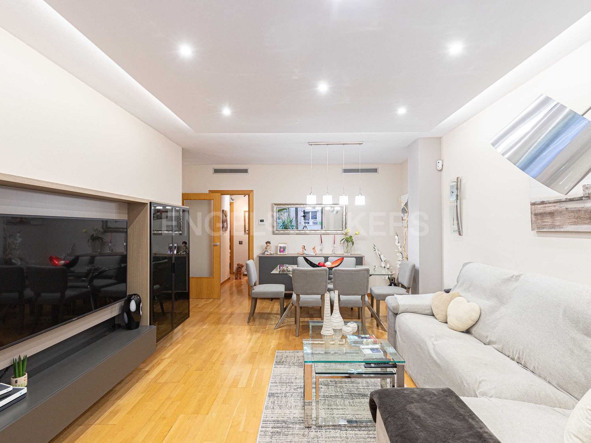 Living room of Apartment for sale in  Barcelona Capital  with Air Conditioner, Heating and Parquet flooring