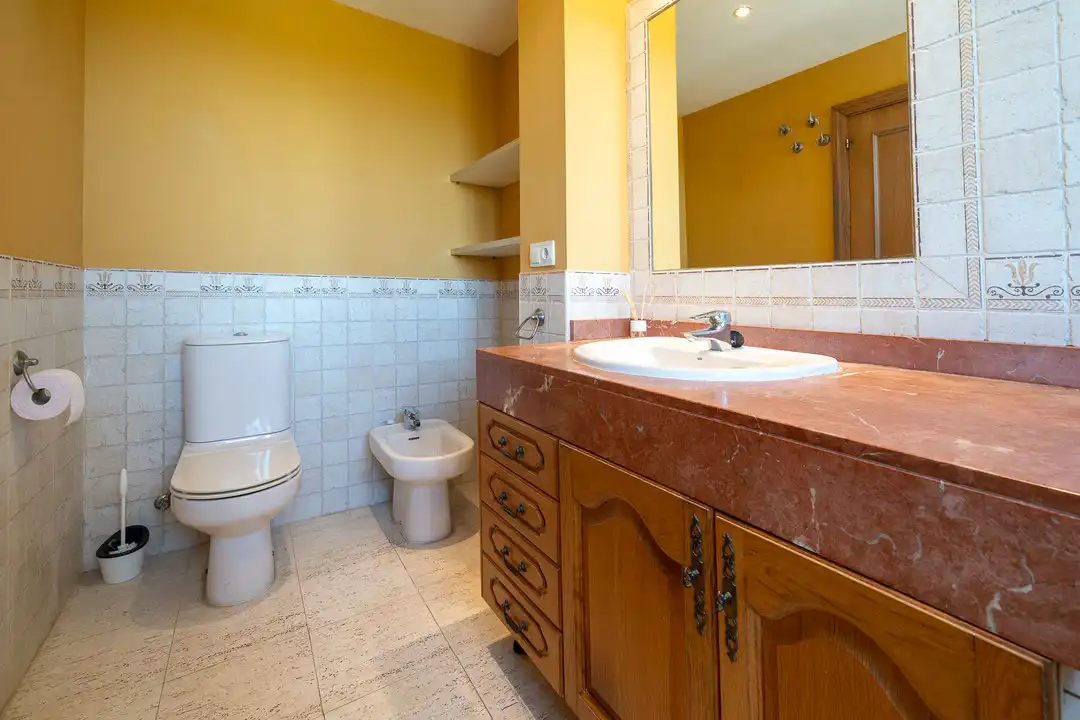 Badezimmer von Wohnung zum Verkauf in  Palma de Mallorca mit Klimaanlage, Heizung und Terrasse
