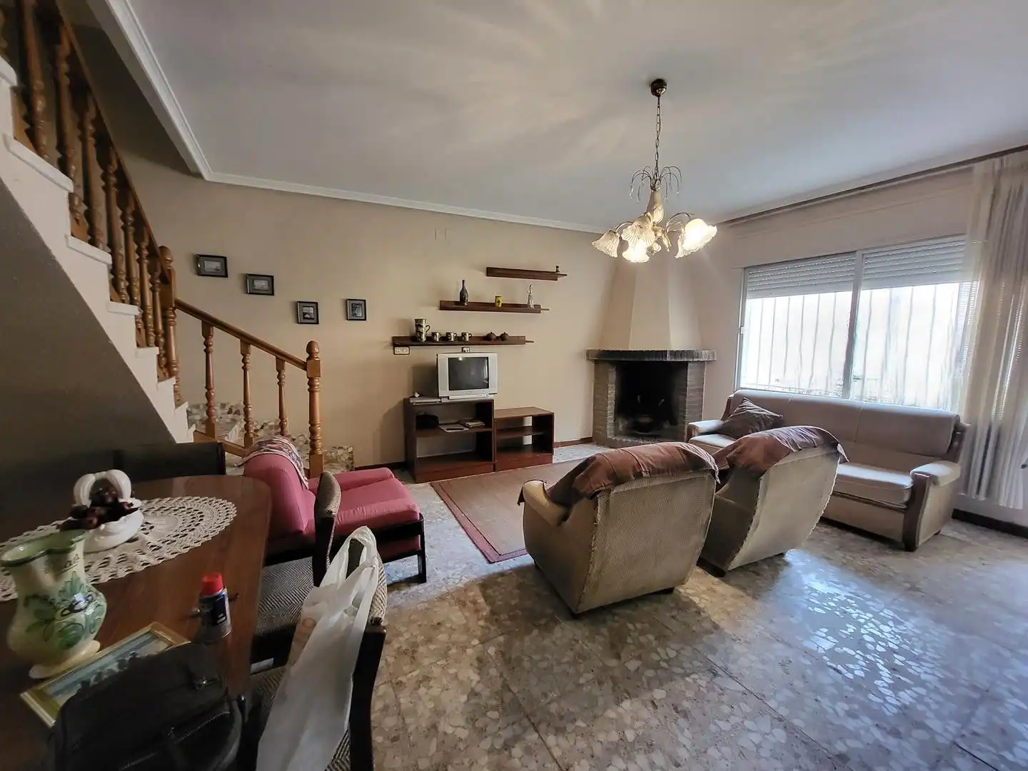 Sala d'estar de Casa o xalet en venda en El Picazo   amb Calefacció, Terrassa i Moblat