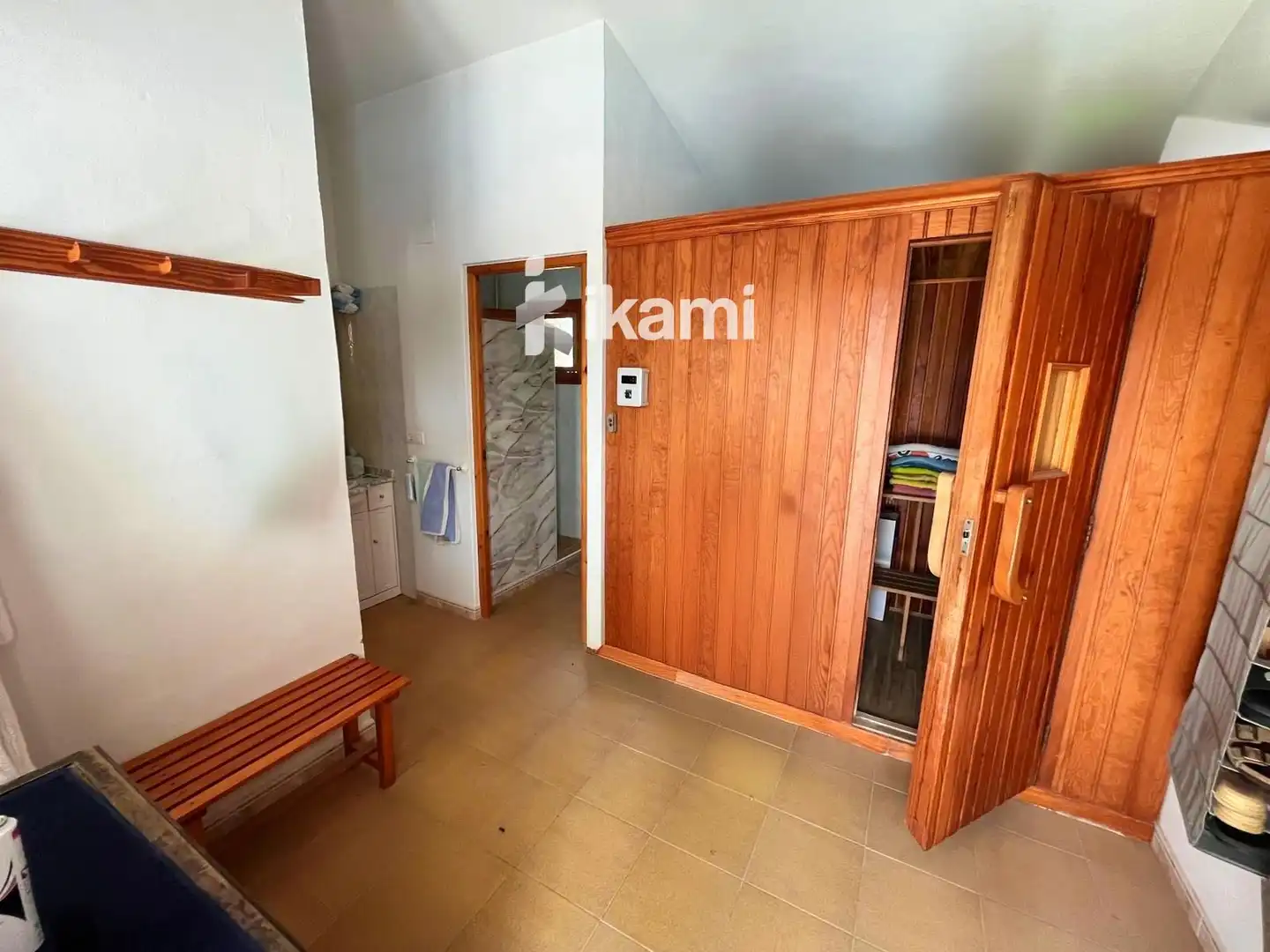 Habitación de Casa o chalet en venta en Elda con Calefacción, Trastero y Piscina