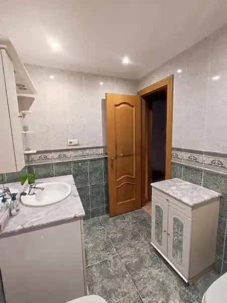 Baño de Casa adosada en venta en Oviedo  con Trastero