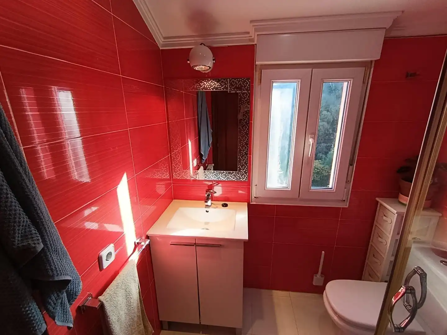 Bany de Casa o xalet en venda en Avilés amb Calefacció, Terrassa i Traster