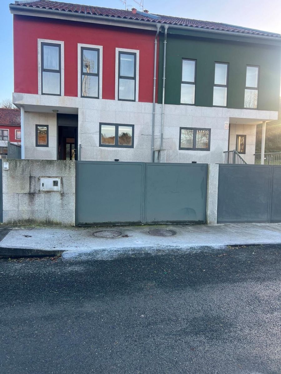 Exterior view of Single-family semi-detached for sale in Allariz  with Heating and Private garden
