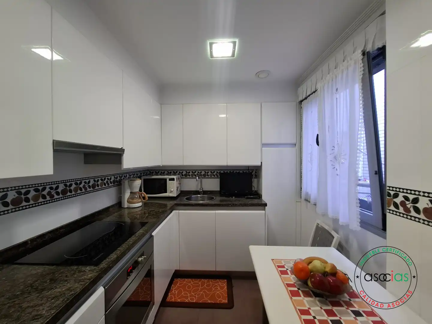 Küche von Wohnung zum Verkauf in Gijón  mit Heizung, Terrasse und Abstellraum
