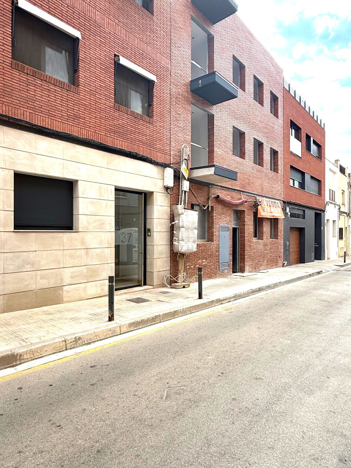 Vista exterior de Piso en venta en Sant Boi de Llobregat con Aire acondicionado, Calefacción y Parquet